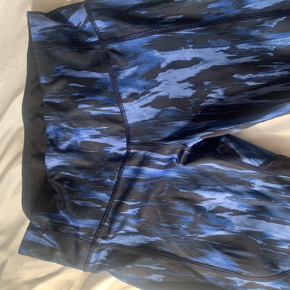 Lululemon blue black leggings size 4